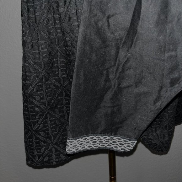 PRINGLE 1815 SCOTLAND 100% Cotton Black & Cream Embroidered Babydoll top EUC 10 - Picture 5 of 9